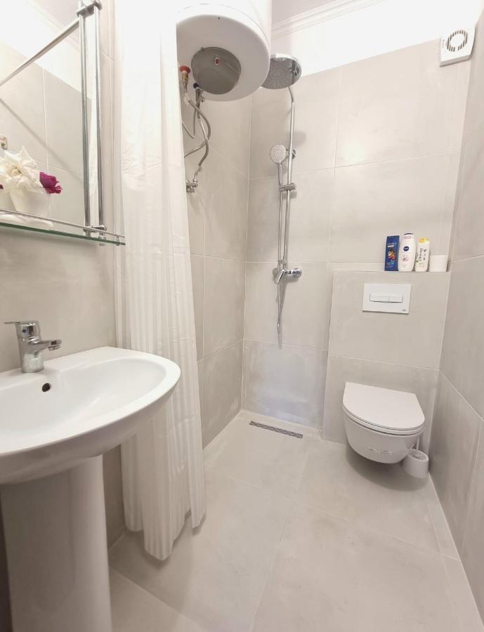 גולם Friendly Apartment Golem מראה חיצוני תמונה